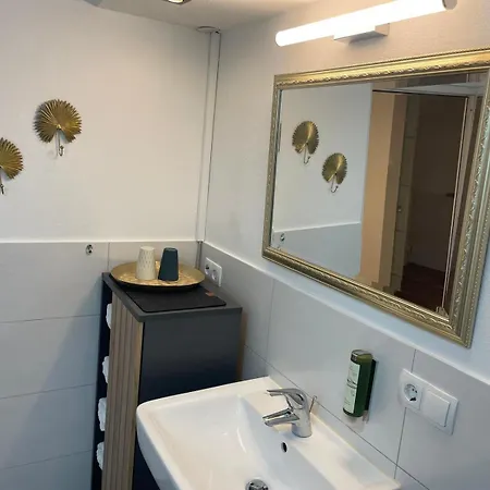 דירה Cozy Mit Kueche Im Souterrain פרידריכסהאפן